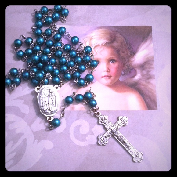 Vintage green faux pearl rosary crucifix Catholic - Picture 2 of 6